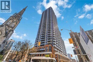 75 James St S in Hamilton, ON - Building Photo