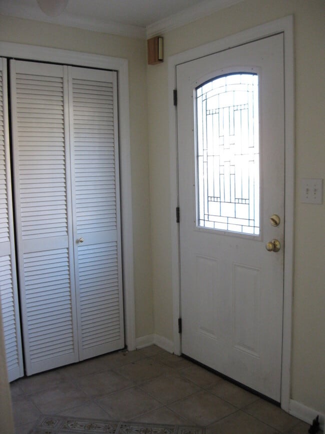 1216 Hazel Ave in Chesapeake, VA - Building Photo - Building Photo