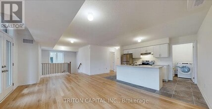 14 Bannister Rd in Barrie, ON - Building Photo - Building Photo