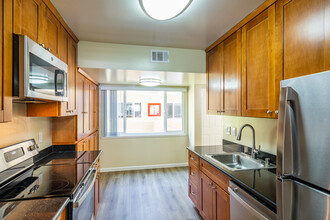 Belmont Square Apartments in Belmont, CA - Building Photo - Interior Photo