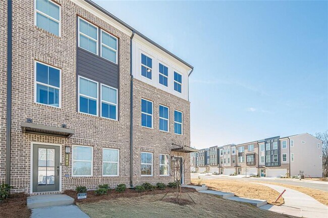 1444 Creekside Cir NW in Atlanta, GA - Building Photo - Building Photo