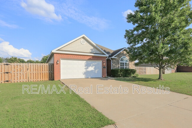 1088 Charles St in Pea Ridge, AR - Building Photo - Building Photo