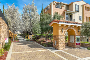 4683 Perugia St in Dublin, CA - Building Photo