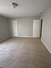 5140 Highpoint Rd in Union City, GA - Building Photo - Building Photo