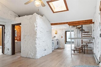 378 Broadway, Unit 2 in Ulster Park, NY - Building Photo - Building Photo