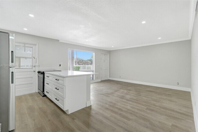 property at 5450 Hollywood Blvd