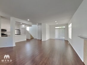 17061 Parkside Way SE in Renton, WA - Foto de edificio - Building Photo