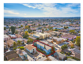 837 W 42nd Pl in Los Angeles, CA - Building Photo - Building Photo