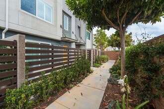 14418 Plum Ln in Gardena, CA - Building Photo - Building Photo