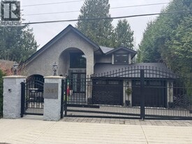 3263 Norwood Ave in North Vancouver, BC - Building Photo