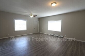 1886 Palo Alto Rd in Sequim, WA - Building Photo - Building Photo