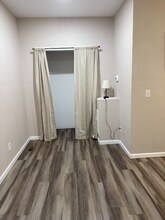 214 Main St in Caryville, TN - Foto de edificio - Building Photo