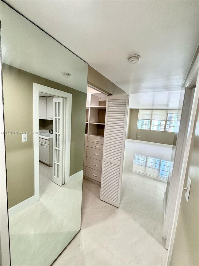 property at 905 Brickell Bay Dr