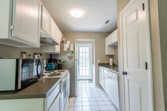 1565 Timbercrest Ave in Fayetteville, AR - Building Photo - Building Photo