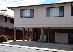 841 Paani St in Honolulu, HI - Building Photo - Building Photo