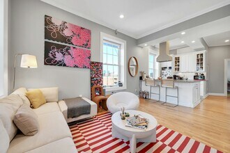 1015 Grand St in Hoboken, NJ - Building Photo - Building Photo