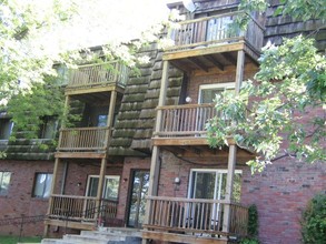 Hillside Park Apartments in Omaha, NE - Building Photo - Building Photo