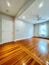 102 Salem St, Unit 2R in Malden, MA - Foto de edificio - Building Photo