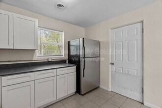 10140 Earl Dr in St. Louis, MO - Building Photo - Building Photo