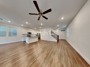 8110 Inhibition Ct in Las Vegas, NV - Building Photo - Building Photo