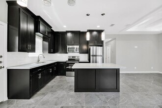 4721 Magnolia Ave, Unit 1 in McAllen, TX - Foto de edificio - Building Photo