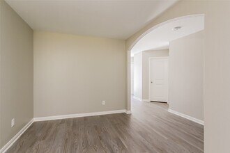 23055 Bellini Dr in Magnolia, TX - Foto de edificio - Building Photo
