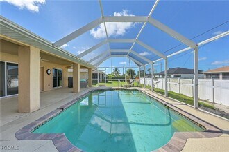 16 NW 12th Pl in Cape Coral, FL - Building Photo - Building Photo