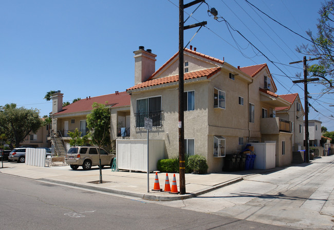 Sea Holder Apartments in San Diego, CA - Building Photo - Building Photo