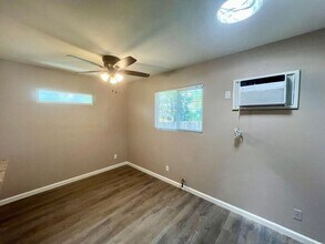3838 Avocado Blvd in La Mesa, CA - Building Photo - Building Photo