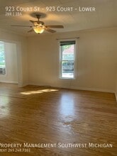 923 Court St in St. Joseph, MI - Building Photo - Building Photo