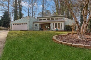 2238 N River Trail in Marietta, GA - Building Photo