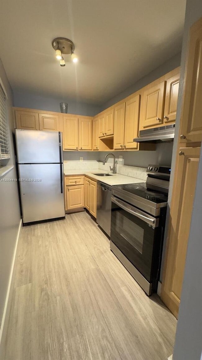 1421 NW 45th St in Pompano Beach, FL - Building Photo - Building Photo