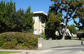 Meadowlake View II Apartments in Vista, CA - Building Photo - Building Photo