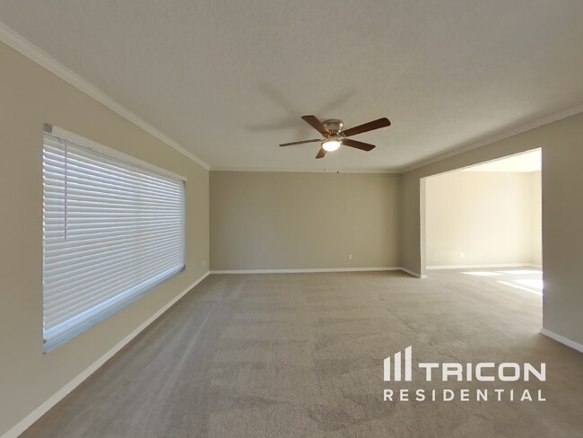 2609 Crestfield Dr in Valrico, FL - Building Photo - Building Photo
