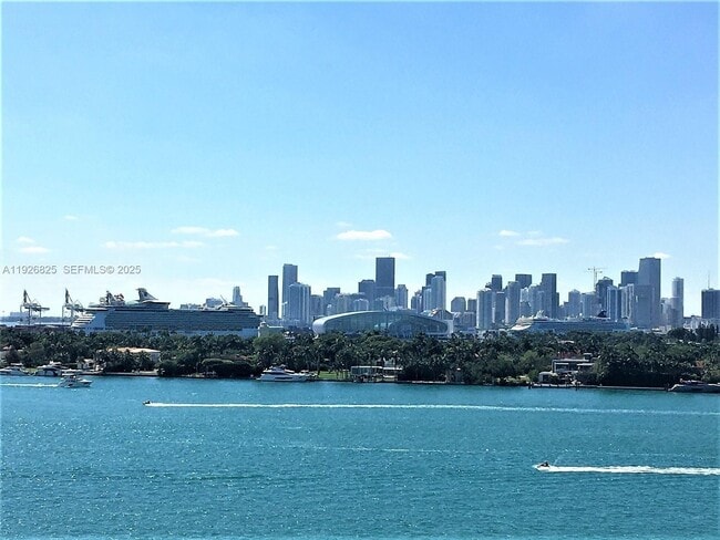 1000 West Ave in Miami Beach, FL - Building Photo - Building Photo