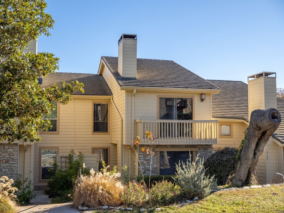 1209 Hi Stirrup in Horseshoe Bay, TX - Foto de edificio