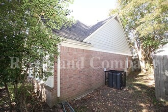 9532 Chi Chi Cove in Lakeland, TN - Building Photo - Building Photo