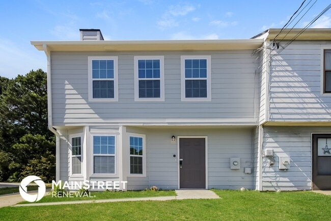 7985 E Field Dr in Douglasville, GA - Building Photo - Building Photo