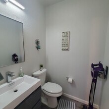 2824 Willow Pass Rd in Concord, CA - Building Photo - Building Photo