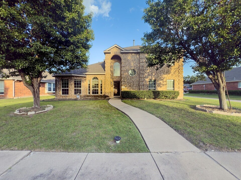 3406 Dunhill Pl in Rowlett, TX - Building Photo