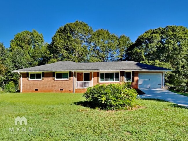 property at 906 King Dr SE