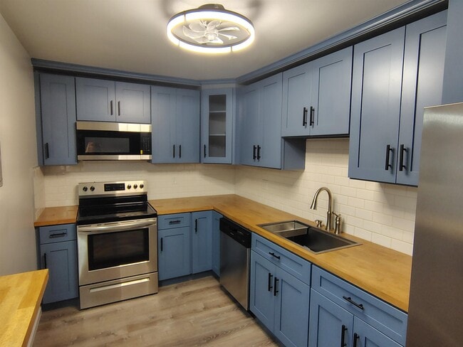 54 E Maple St in Teaneck, NJ - Building Photo - Building Photo