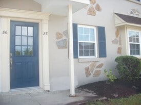 88 Wexford Dr, Unit 88 Wexford Road in North Wales, PA - Building Photo