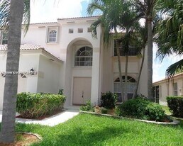 3013 Woodlands Dr in Margate, FL - Building Photo