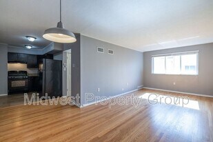 2507 S Big Bend Blvd in Maplewood, MO - Building Photo