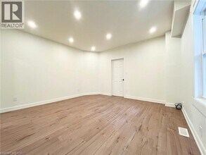 24 Cayuga St in Brantford, ON - Building Photo - Building Photo