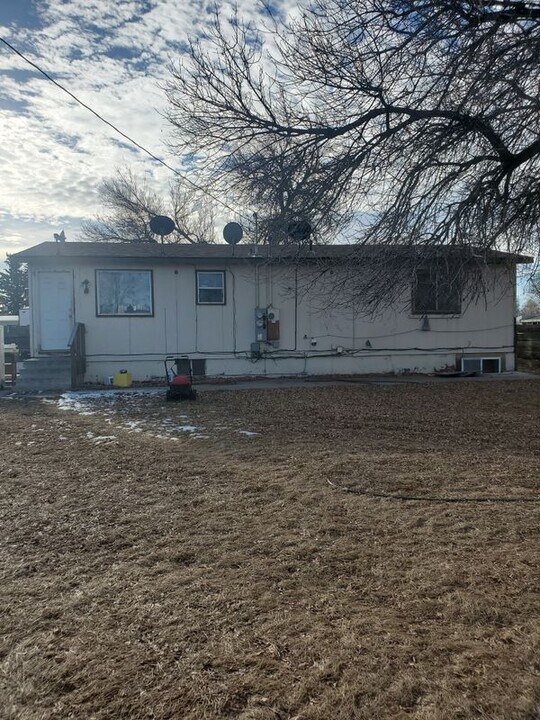 110 5th Ave E in Wendell, ID - Building Photo