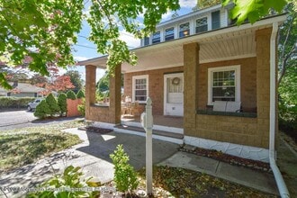 57 Memorial Pkwy in Atlantic Highlands, NJ - Building Photo - Building Photo