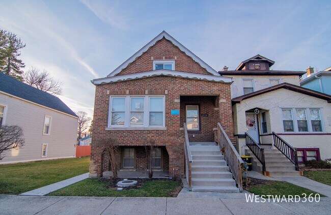 property at 501 W Diversey Pkwy