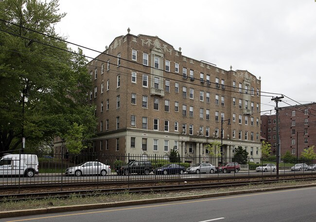 1940-1950 Commonwealth Ave in Brighton, MA - Building Photo - Building Photo